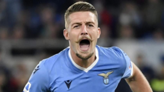 Sergej Milinkovic Savic, centrocampista della Lazio.