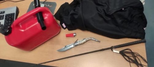 Objetos incautados utilizados presuntamente en los hechos (Polic&iacute;a Nacional)