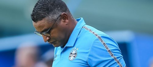Roger pede e Gr&ecirc;mio vai ao mercado. (Arquivo Blasting News)