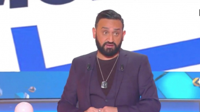 Cyril Hanouna sur le plateau de TPMP. Source : capture d&rsquo;&eacute;cran C8.