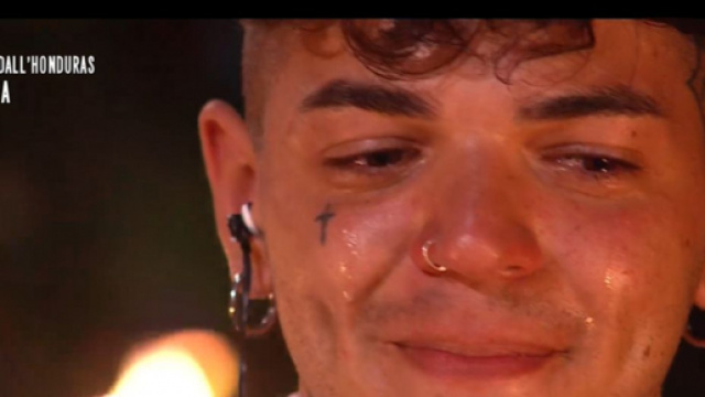 Isola Dei Famosi, Blind in causa civile con la madre.