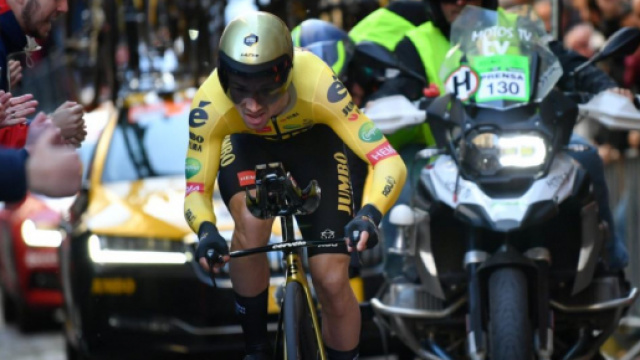 Primož Roglič in azione al Giro dei Paesi Baschi.