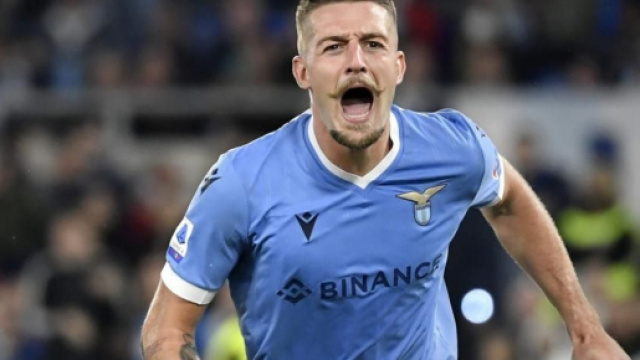 Sergej Milinkovic Savic, centrocampista della Lazio.