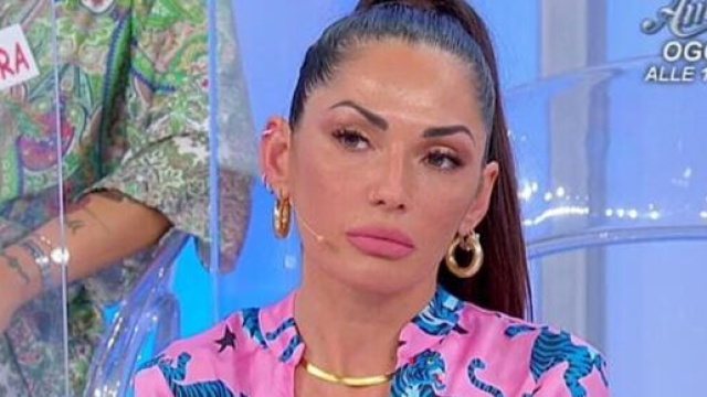 Uomini e Donne, Ilie Maneschi vuole conquistare Ida: 'Sono pronto a strasferirmi'.
