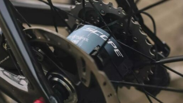 Lo Scope Atmoz sar&agrave; usato dai corridori del Team DSm durante la prossima Parigi Roubaix.