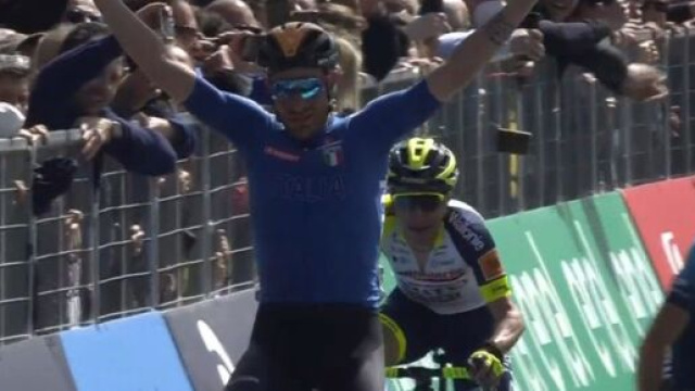 La vittoria di Damiano Caruso nella seconda tappa del Giro di Sicilia.