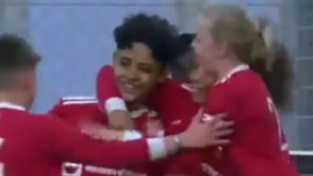 Cristiano Ronaldo Jr c&eacute;l&egrave;bre un but comme son p&egrave;re et fait le buzz (capture YouTube)