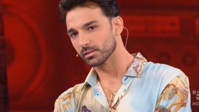 Raimondo Todaro sull'addio ad Amici: 'Penso a finire questa edizione'.