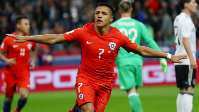 In foto Sanchez, attaccante dell'Inter.