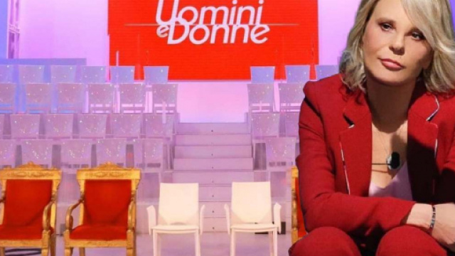 Uomini e Donne, rumor: 'Niente versione Vip, in autunno forse le scelte in prima serata'.
