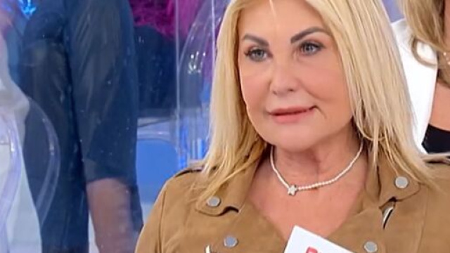 Uomini e Donne, l'ex dama Elena Scielzo contro la redazione: 'Comportamenti un po' strani'.