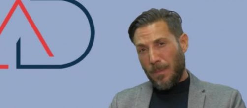 Antonio David Flores, como accionista, ha expuesto sus quejas en la Junta General de Mediaset (Youtube de AD)