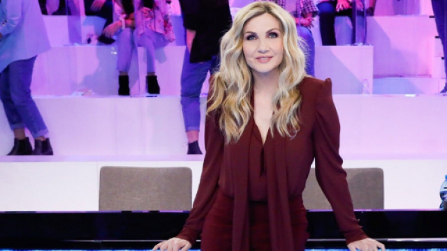Lorella Cuccarini competitiva per le sfide del serale di Amici 21.