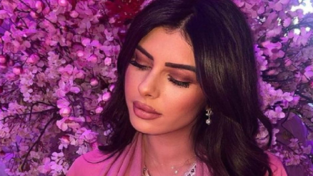 Sarah Lopez d&eacute;clare qu'elle va rester &agrave; Duba&iuml; [ @sarahlopezoff - Instagram