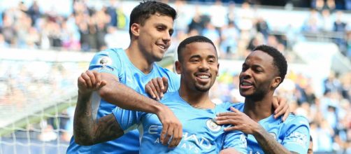 Gabriel Jesus Jesus marcou quatro na vit&oacute;ria do City (Arte/ Eduardo Gouvea)