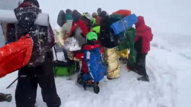 Toscana, gruppo di scout sorpreso da una bufera in montagna: soccorsi, stanno bene.
