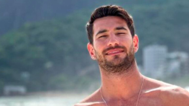 Roger Balduino &egrave; un concorrente della sedicesima edizione de L'Isola dei Famosi.