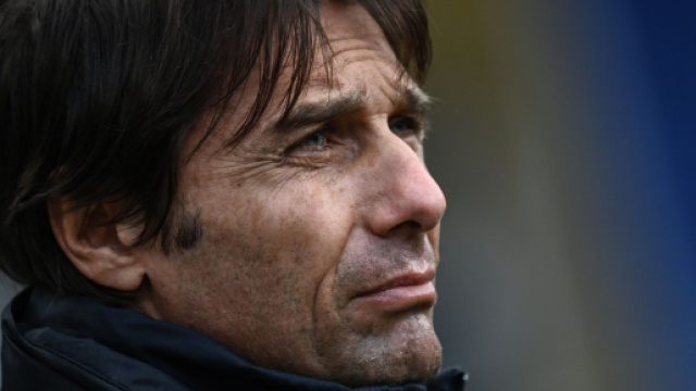 Conte smentisce le voci di un suo possibile allontanamento dal Tottenham.