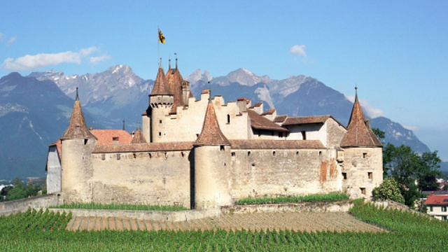 Svizzera: lo Chateau d' Aigle ospita la mostra "30 volti della Toscana".