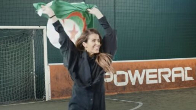 Vanessa Le Moigne gagne un challenge foot et sa c&eacute;l&eacute;bration fait le buzz (capture YouTube)