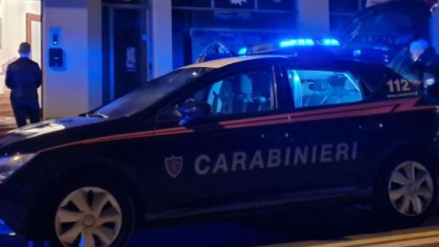 Agrigento, madre e figlio trovati privi di vita a casa: uccisi da un colpo di pistola.