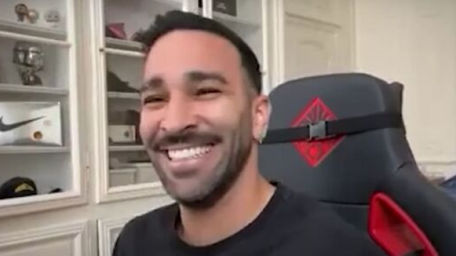 L'anecdote hilarante d'Adil Rami sur Philippe Mex&egrave;s en bo&icirc;te de nuit fait le buzz (capture YouTube)
