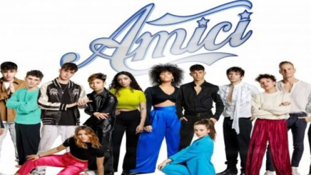 Amici 2022: la finale potrebbe slittare a causa dell'Eurovision Song Contest.