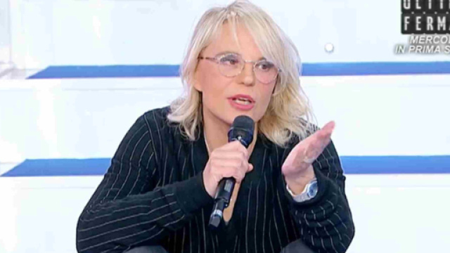 Uomini e Donne chiude il 27 maggio 2022.