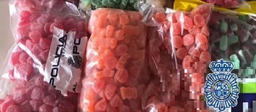 Los dulces incautados en M&aacute;laga estaban impregnados de una sustancia psicotr&oacute;pica derivada del LSD (Twitter/Polic&iacute;a Nacional de M&aacute;laga)