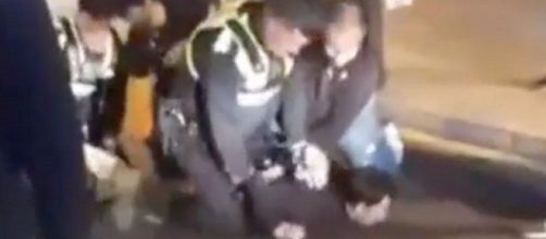 Los testigos del asesinato en Salou consiguieron retener a uno de los presuntos asesinos (captura de pantalla)