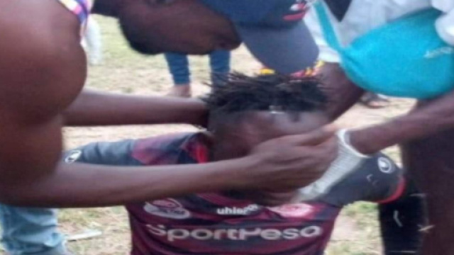 Le portier est devenu aveugle en plein match. Source : Capture Twitter