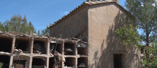 El cementerio vandalizado de Aguilar de Segarra (Captura Canal Taronja Central)