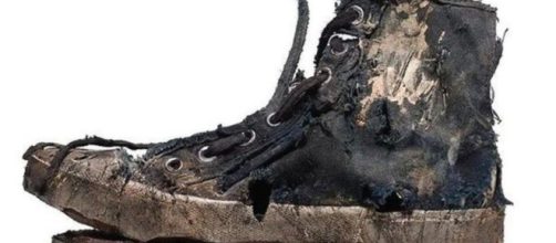 Balenciaga promociona las zapatillas con una imagen en la que salen a&uacute;n m&aacute;s destrozadas (RRSS)