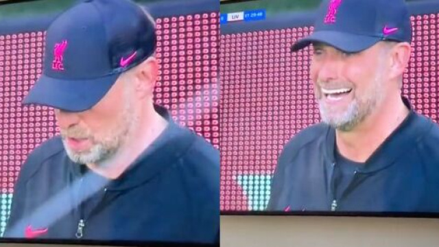 Klopp sur le banc de Liverpool contre Chelsea en finale de la Coupe d'Angleterre. (cr&eacute;dit Twitter)