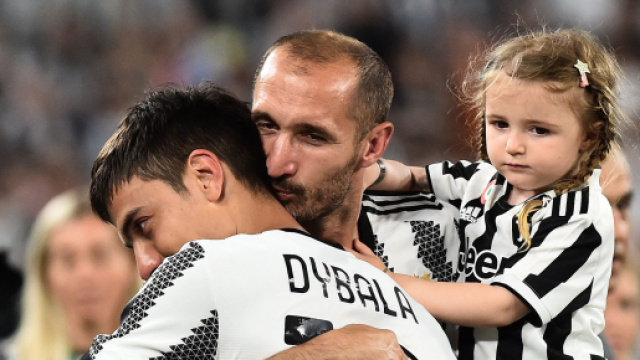 Tantissime emozioni per l'addio alla Juventus di Chiellini e Dybala