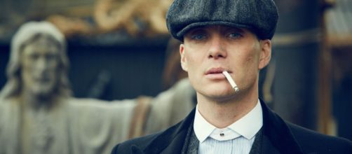 Frio e calculista, Thomas Shelby &eacute; um &iacute;cone desse tipo de comportamento. (Arquivo Blasting News)