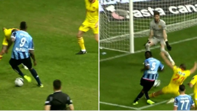 8 passements de jambe, finition coup du foulard, le but de Balotelli fait le buzz (captures YouTube)