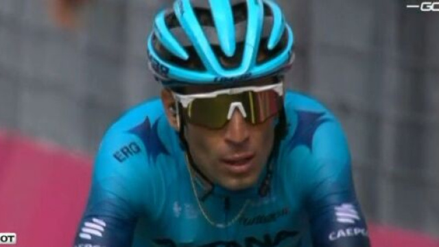 Vincenzo Nibali all'arrivo dell'Aprica.