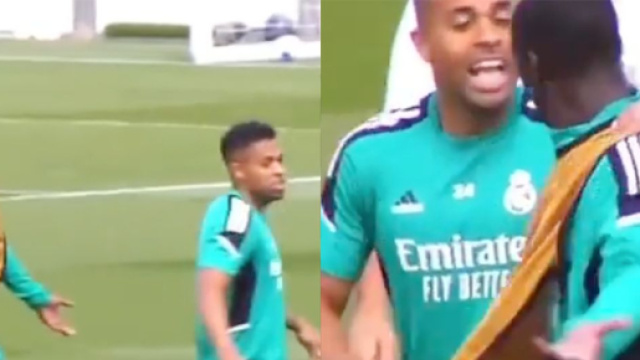 Ferland Mendy agac&eacute; par Mariano Diaz &agrave; l'entrainement du Real Madrid. (cr&eacute;dit Twitter)