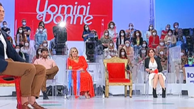 Uomini e Donne, Tina Cipollari contro Guarnieri: &lsquo;Sei un farabutto&rsquo;.