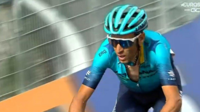 Vincenzo Nibali sulla salita della Marmolada