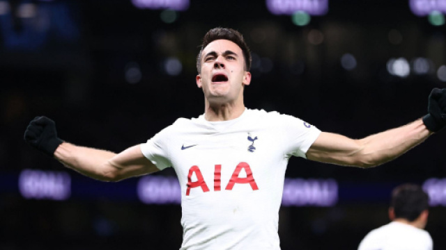 Reguillon, laterale del Tottenham.