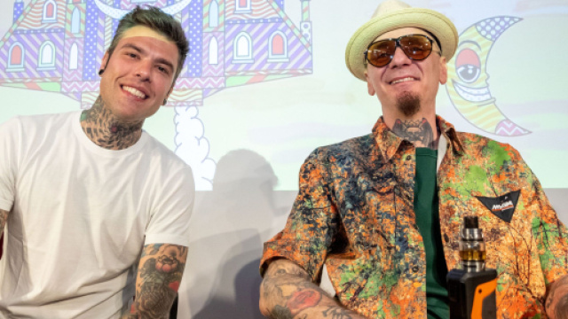 Fedez e J-Ax, dopo la pace arriva un concerto per beneficienza a Milano.