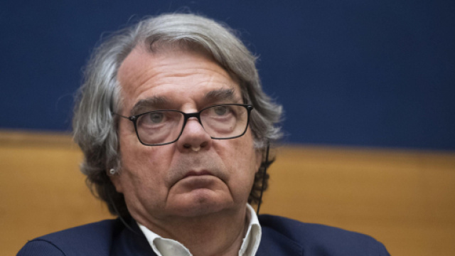 Statali 2022, premi stipendi: docenti scuola e Ata 50 euro, infermieri e Oss 2.000&euro; annui.