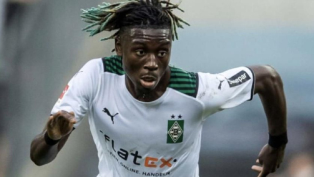 In foto Kouadio Kon&eacute;, centrocampista del Borussia Monchengladbach.