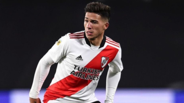 In foto Enzo Fernandez, centrocampista del River.