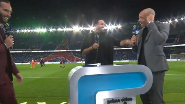 Thierry Henry et Adil Rami en fou rire sur Prime Video (cr&eacute;dit Prime Video)
