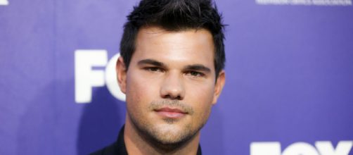 Taylor Lautner foi uma das celebridades que j&aacute; falou mal do Brasil (Imagem reprodu&ccedil;&atilde;o Blasting News)