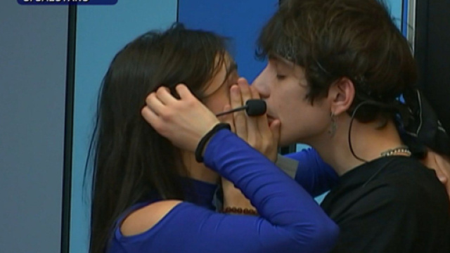 Amici, Giulia Stabile intervista Alex