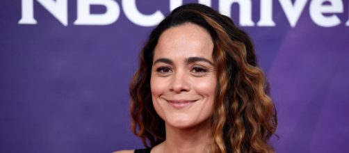 Alice Braga &eacute; uma das 5 celebridades que se assumiram LGBTQIA+ (Arquivo Blasting News)